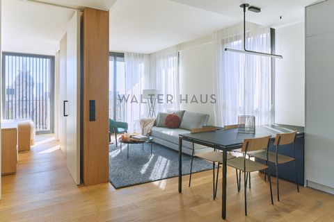 SEASONAL RENTAL (32 days-11 months). READY TO ENTER TO LIVE. ROOFTOP WITH POOL, GYM, CO-WORKING, CLEANING SERVICE AND PARKING (OPC.). Magnificent 90m2 luxury apartment, in a new building with a terrace and views of the emblematic Arc de Triomphe, ful...