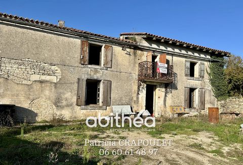 Mons, 28 km au nord ouest d'Angoulême, l’agence Abithéa Charente présente en exclusivité cette maison en pierre de 120 m2, à rénover entièrement en fonction de vos envies. Au rez de chaussée, on y trouve une entrée , 2 pièces et une salle d'eau. L'ét...