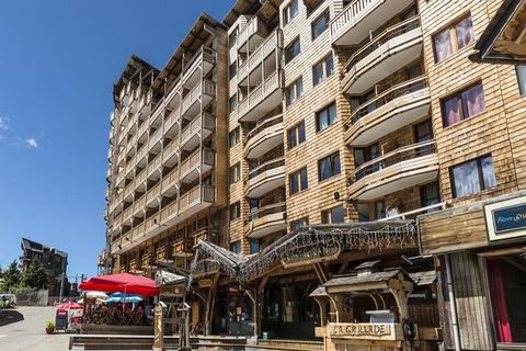 La Résidence Maeva Les Fontaines Blanches est implantée dans la station d'Avoriaz 1800. Constituée d’un seul bâtiment à la façade en bois, au cœur de la station, près du Village des Enfants, la résidence est située à proximité immédiate de tous les c...