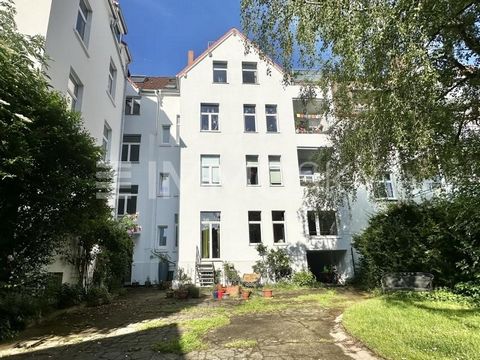 Bienvenido al Malerviertel, el corazón palpitante de Hannover, donde la historia se encuentra con la modernidad y ofrece una calidad de vida única. Sumérjase en el estilo de este encantador barrio y déjese encantar por este exclusivo entresuelo. Nada...