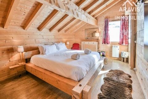 Ontdek Le Cortinaire, een charmant chalet van 114 m², ingedeeld 4 sterren, perfect voor het ontvangen van 8 tot 9 personen. Dit chalet ligt aan de ingang van het dorp Chinaillon en biedt een adembenemend uitzicht op het Aravis-gebergte, waardoor een ...