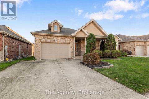 ATTENTION EMPTY NESTORS! WHAT ARE YOU WAITING FOR? THIS MAY BE THE FONTHILL BRICK BUNGALOW YOU HAVE BEEN WAITING FOR! YOU WILL FALL IN LOVE WITH THIS NEAT AND TIDY NEWER BUNGALOW TUCKED AWAY ON SOUGHT AFTER WILLSON CROSSING. SPACIOUS OPEN CONCEPT BUN...