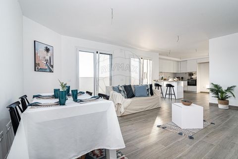 Apartamento T2 em Samora Correia    Imagine-se a viver no coração de Samora Correia, num T2 de nova construção, onde cada detalhe foi pensado para o seu conforto e bem-estar.  A apenas 40 minutos de Lisboa, este apartamento oferece-lhe a combinação p...