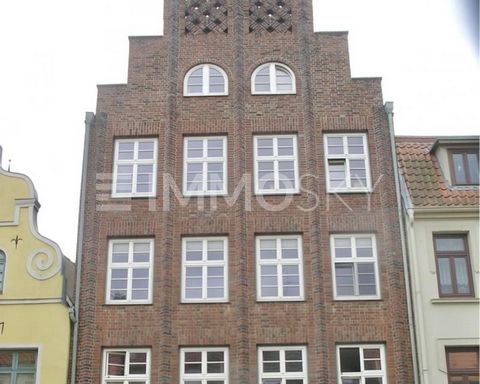 On offer is a lovingly renovated residential building with a shop from the 1930s. It is attractively located, not far from the pedestrian zone of the Hanseatic city of Wismar (UNESCO World Heritage City). The house is built in solid clinker brick con...