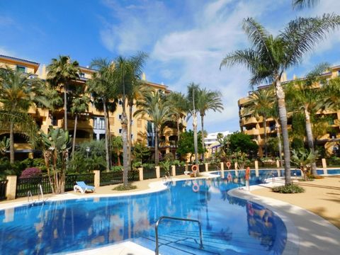 Located in San Pedro de Alcántara. Ask availability ! !Beautiful ground floor 2-bedroom -2-bathroom apartment with covered terrace.The apartment has 2 spacious bedrooms, 1 with en-suite bathroom. The apartment has 2 spacious bedrooms, 1 with en-suite...