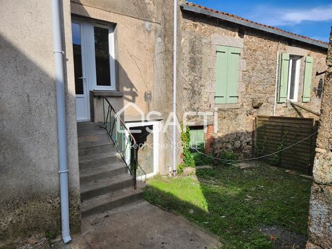 Située à Bournezeau (85480), cette ensemble de deux maisons anciennes offre le potentiel d'une résidence unique ou de deux propriétés distinctes. A proximité de toutes les commodités nécessaires pour le quotidien. Idéalement localisé, cet ensemble im...