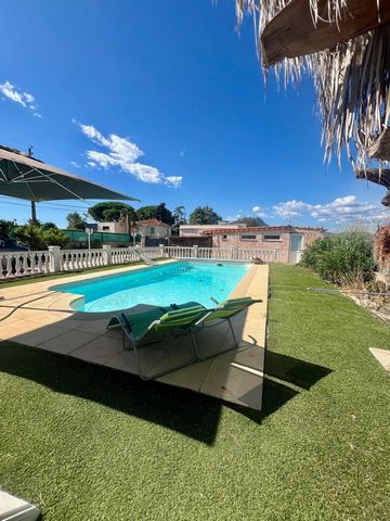 Venez découvrir cette jolie maison de 101m2, située dans une cadre champêtre tout en étant a proximité du centre et des commerces. Au rez de chaussée, vous trouverez, une salle à manger et une cuisine indépendante aménagée-équipée, un salon, une cham...