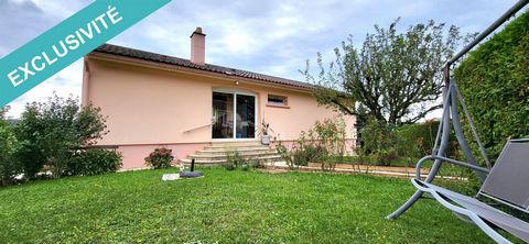 Située à Bavans dans un quartier calme et résidentiel à 5 min de Voujeaucourt et 15 min de Montbéliard. Cette maison de plain pied se compose d'une cuisine aménagée et équipée, un salon-séjour spacieux, 3 chambres, une salle d'eau, un WC. Au sous-sol...