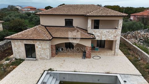 Location: Primorsko-goranska županija, Krk, Vrh. Spacious New Build of 250 m² on a 1400 m² Plot in a Peaceful Setting Nestled in a beautiful and tranquil environment with unspoiled nature and olive groves, this modern house of 250 m² is situated on a...