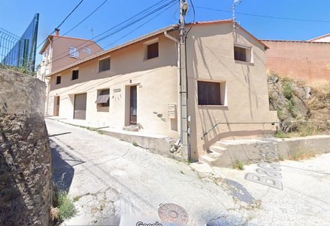 Erwerben Sie in der Gemeinde Port-Vendres ein neues Zuhause mit einem Eigentumswohnungshaus vom Typ T4. Um einen Besuch zu planen, hilft Ihnen die Immobilienagentur SARL AGENCE IMMOBILIERE DU PORT gerne weiter. Die Innenfläche von 72,55 m2 besteht au...