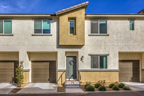 MOVE- IN READY townhome conveniently located just off the freeway, south of the Las Vegas Strip, and next to the M Resort! This beautiful property offers 3 bedrooms, 2 bathrooms, and a spacious 2-car tandem garage. Located in the Mosaic, a resort-sty...