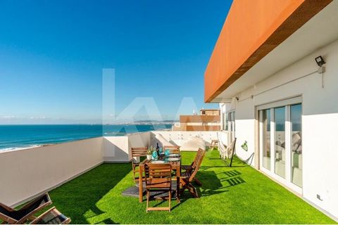 Vous rêvez d'une maison avec vue mer ? Situé en bord de mer, au dernier étage d'une des tours emblématiques de Costa de Caparica, cet appartement avec terrasse est situé dans une copropriété avec piscine et 2 places de parking ! Description du bien :...