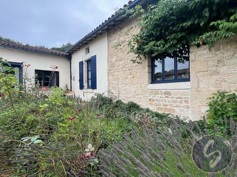 'RESALE LOSS COVERAGE* available. Discover this charming old house in Prailles-La Couarde Welcome to this 201 m² character house, nestled in the heart of a 3402 m² plot of land, in the town of Prailles-La Couarde. Built in 1950 and renovated in 2008,...