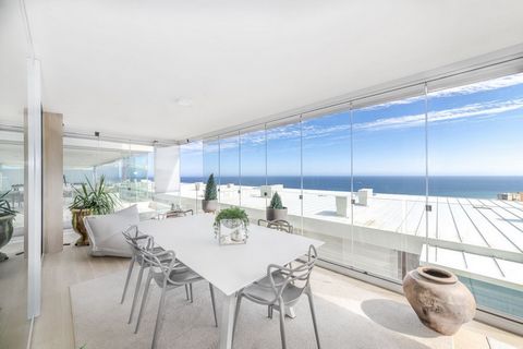 This spectacular 3 bedroom, 2 bathroom first floor unit has breath-taking panoramic views that will make you feel the wonderful Mediterranean Sea right in front of you. Being able to enjoy life from the top. Equipped with the best materials and finis...