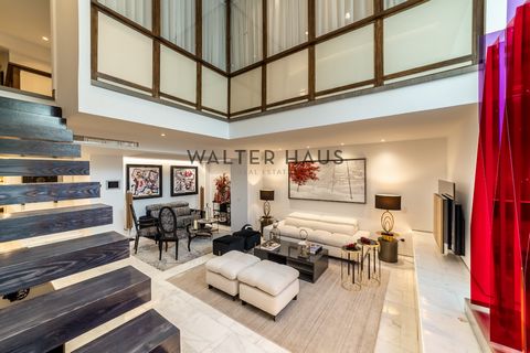 This elegant 220 m² duplex has been designed with the highest quality standards for those seeking exclusivity and comfort. Every corner of the home has been carefully thought out to maximize space and the entry of natural light. On the first floor, y...