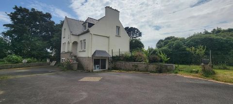 Maison 180 m² à PLOUDANIEL 29260