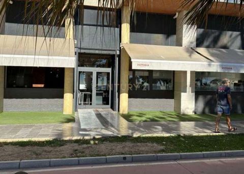 INCREDIBLE OPPORTUNITY FOR ENTREPRENEURS AND INVESTORS! Lease transfer of a fully operational restaurant located on the highly sought-after Paseo Marítimo Antonio Banderas, one of the most exclusive, high-traffic, and touristic areas of Málaga. Prime...
