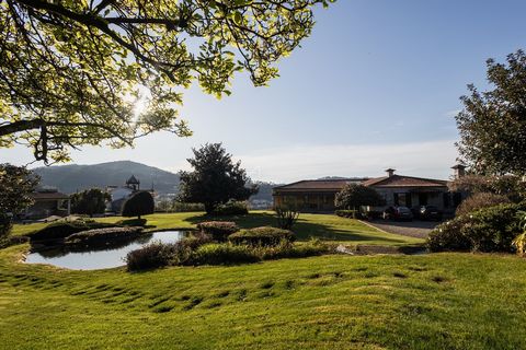 Estate with Two Homes, Wine Production, and Farmland Just 15 Minutes from Braga Discover this incredible property just 15 minutes from the center of Braga — one of Portugal’s most vibrant and historic cities. Ideal for those seeking peace, space, and...