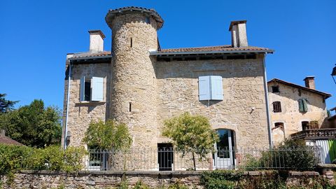Héritage et élégance : propriété fortifiée au cur des Landes