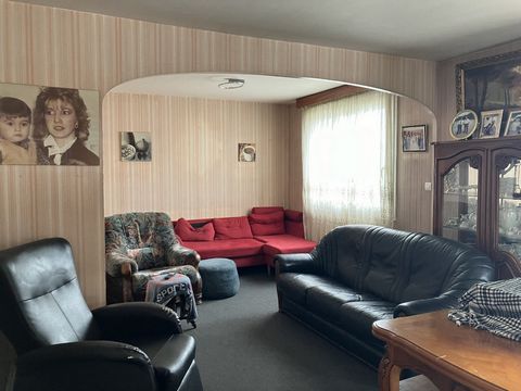 VIAGER OCCUPÉ Lyon 3 Quartier Montchat Lacassagne Appartement 4 pièces de 69.23 m² situé au dernier étége avec ascenseur. Très lumineux et belle vue ! Pièce de vie de 26 m², cuisine indépendante de 9 m² + une loggia, 2 chambres de 11 m², une salle d'...