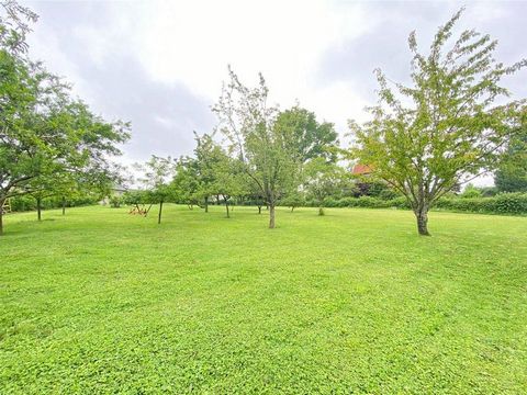 Terrain constructible - 2521m² - monthenault