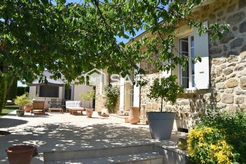 Charmante maison en pierres avec piscine au calme