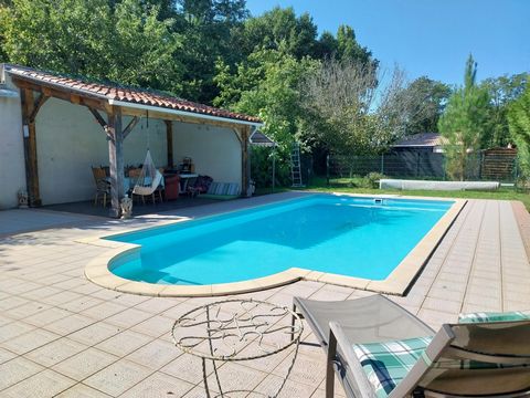 Maison familiale avec studio, piscine et jardin – Jonzac centre