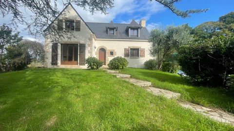 Maison régionale, rénovée, exposée sud avec grand jardin.