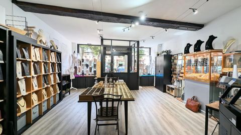 belle boutique sur un emplacement n°1 bis