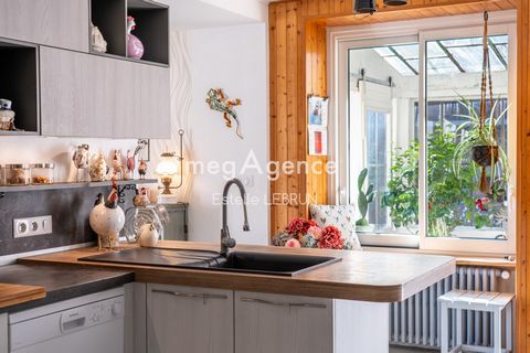 EN AVANT PREMIERE - Maison de ville de caractère - 5 pièces - 116m²
