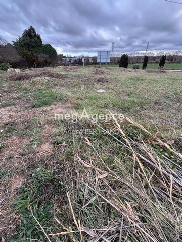 BEAU TERRAIN CONSTRUCTIBLE 760M2