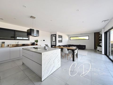 Villa contemporaine 3 chambres avec sous-sol complet garage et piscine