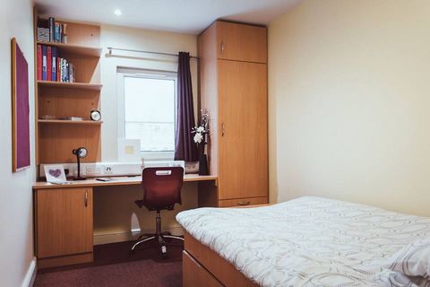 Excellent 1 Bed Student Apartment For Sale in Bradford UK Esales Property ID: es5553358 Property Location Longside Lane 31E Bradford Yorkshire and the Humber BD7 1SA United Kingdom Property Details With its stunning coastlines, historic sites and lai...