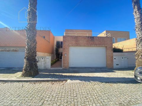 Buy 4 bedroom villa with garden, semi-detached, next to Lavra beach, Matosinhos, Portugal. Have you always dreamed of living by the sea? Then this is the four bedroom house will be the right home for you! This villa is developed over 3 floors: baseme...