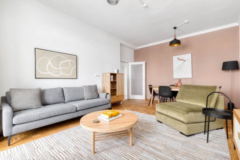 Discover the best of Vienna, with this modern apartment in a great location. It’ll be easy to simply show up and start living in this fashionably furnished apartment with its fully-equipped kitchen, cozy living room, and our dedicated, on-the-ground ...