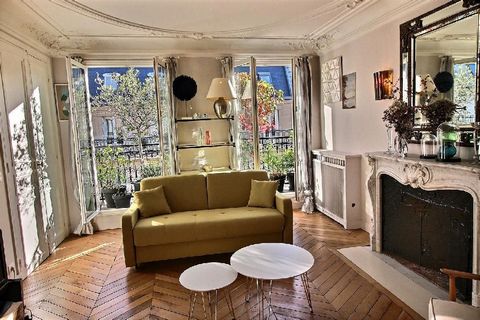 MOBILITY LEASE ONLY: In order to be eligible to rent this apartment you will need to be coming to Paris for work, a work-related mission, or as a student. This lease is not suitable for holidays. Building and orientation: This is a typical Haussmann ...