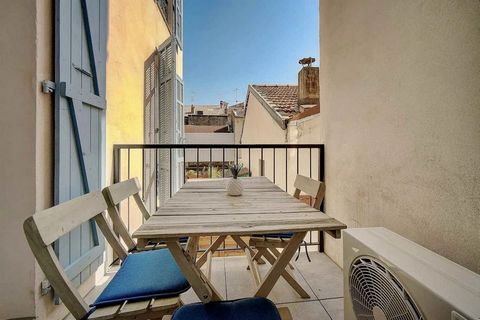 Discover the authentic charm of Cannes by staying in the one-bedroom flat 