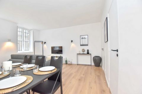 Charming apartment in the heart of the 10th district of Paris, decorated with care by our interior designers, which can accommodate up to 6 people. The accommodation is composed of : - a fully equipped kitchen (refrigerator, microwave, hotplate, Nesp...