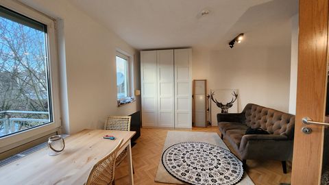 Hallo, wirvermieten unser neu eingerichtetes 1 Zimmer Apartment in Fürth auf Zeit. Es verfügt über einen gemütlichen Wohnbereich mit Küchenzeile und Schlafnische mit einem 1,40m Bett. Es gibt einen separaten Flur, sowie ein Bad mit Badewanne. Es ist ...