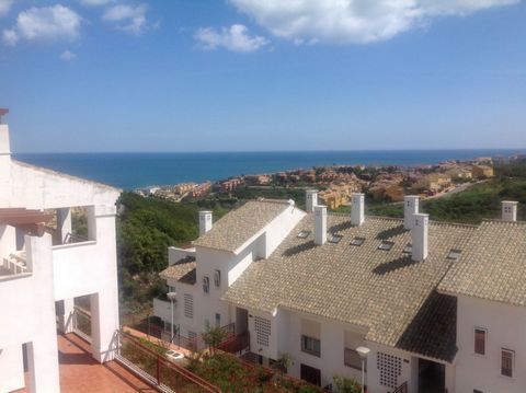Penthouse with sea view Splendid top floor furnished with taste located on La Alcaidesa In the first line of golf quiet and located near the sea the complex consists of 4 swimming pools The apartment offers stunning sea golf and mountain views Locate...