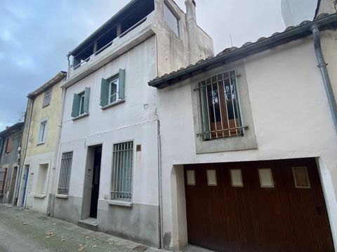 Newly renovated with taste (vintage retro modern) town house. Sold fully furnished (subject to conditions). The house is located in the centre of the popular tourist destination of Carcassonne. Carcassonne itself attracts 2 million tourists a year an...
