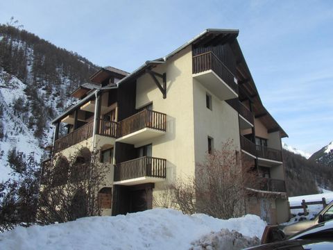 EXCLUSIVE Studio for sale in Arvieux in the Hautes-Alpes (05), Nice studio of 20.50 m² of living space located on the 2nd floor in a small condominium called 