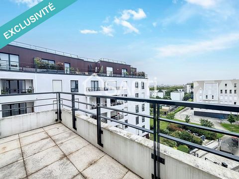 L'appartement est situé à Issy-les-Moulineaux, dans l'écoquartier du Fort d'Issy, offrant un cadre de vie innovant proche des commerces, écoles, crèches, piscine Aquazena, et des transports en commun tels que le métro, le bus et le train. À l'extérie...