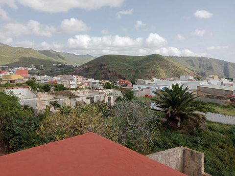 ENTIRELY URBAN LAND OF 200 M2 FOR SALE, 100% BUILT-IN CONSOLIDATED URBAN LAND, LOCATED A STONE'S THROW FROM AVENIDA DE LOS MENCEYES, IN LA CUESTA, CLOSE TO ALL KINDS OF SERVICES. IT IS ALLOWED TO BUILD A 3-STOREY BUILDING AND A ROOF. SINGLE-FAMILY HO...