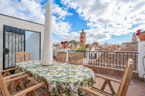 This property is located in an extraordinary location, next to the enormous vertical garden that characterizes this square, surrounded by narrow streets and with little tourist traffic. Thus, the location enjoys silence and tranquility, but with ever...