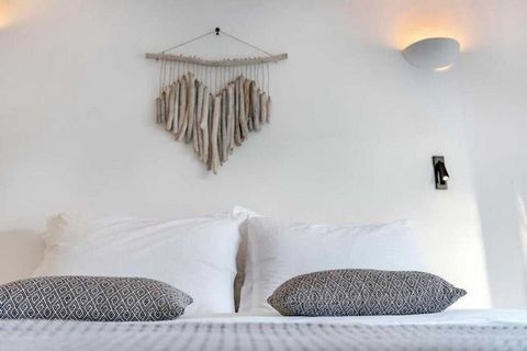 Checkmyguest invites you to immerse yourself in Mediterranean elegance with our luxurious beachfront flat in Mykonos. Offering breathtaking views of the Aegean Sea and direct access to the beach, this accommodation invites you to an escape of absolut...