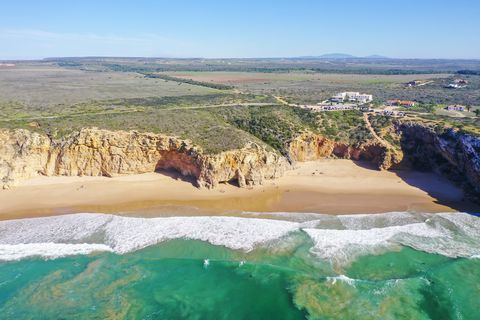 This rustic land is just a few kilometres from the town of Sagres, and very close to Praia do Beliche. With a total area of 100,758 hectares, it is made up of 4 articles, and is intended for cultivation. The land is classified as agricultural, and ag...