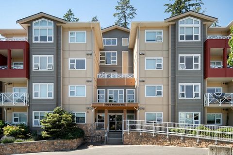 Unit 405 is a top floor unit in a very desirable building for the area. Once you enter, you’re met with high ceilings, a superb layout, new paint, and private views of the trees. The kitchen has room for a large island, SS appliances, quartz counters...