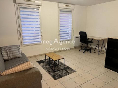 Located in the charming city of Amiens (80000), this pretty 31 m² studio benefits from an ideal location. Close to all amenities, it offers easy access to the city center thanks to a bus stop just 2 minutes away. The secure residence where the proper...