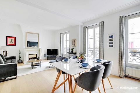 Checkmyguest offers you a 40m² designer apartment with a bright, elegant bedroom, ideally located between the Batignolles and Épinettes districts in Paris's 17th arrondissement. Just a stone's throw from Parc Martin-Luther-King, this contemporary gem...